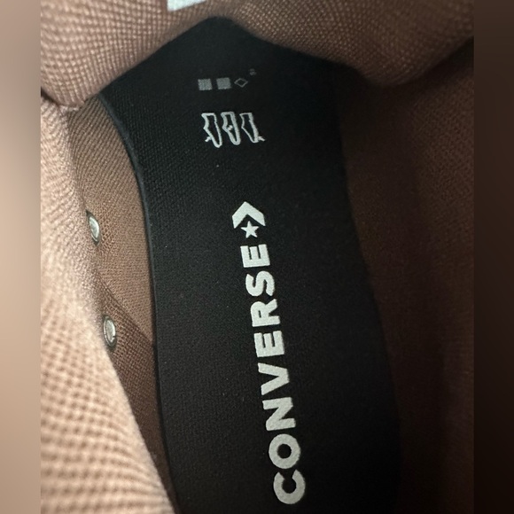 Converse shoes - Picture 4 of 7